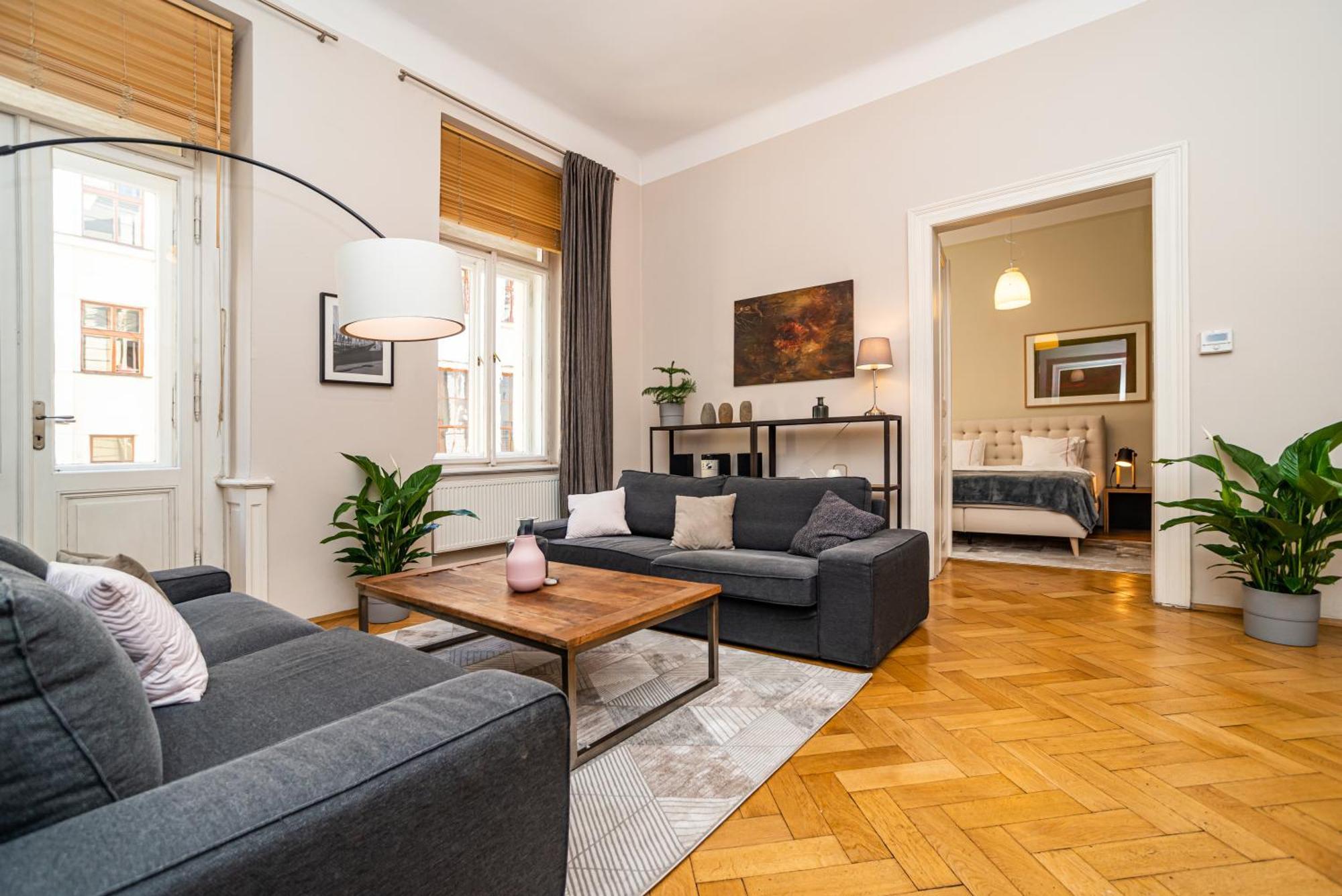 Large And Modern Apartment In The Heart Of براغ المظهر الخارجي الصورة