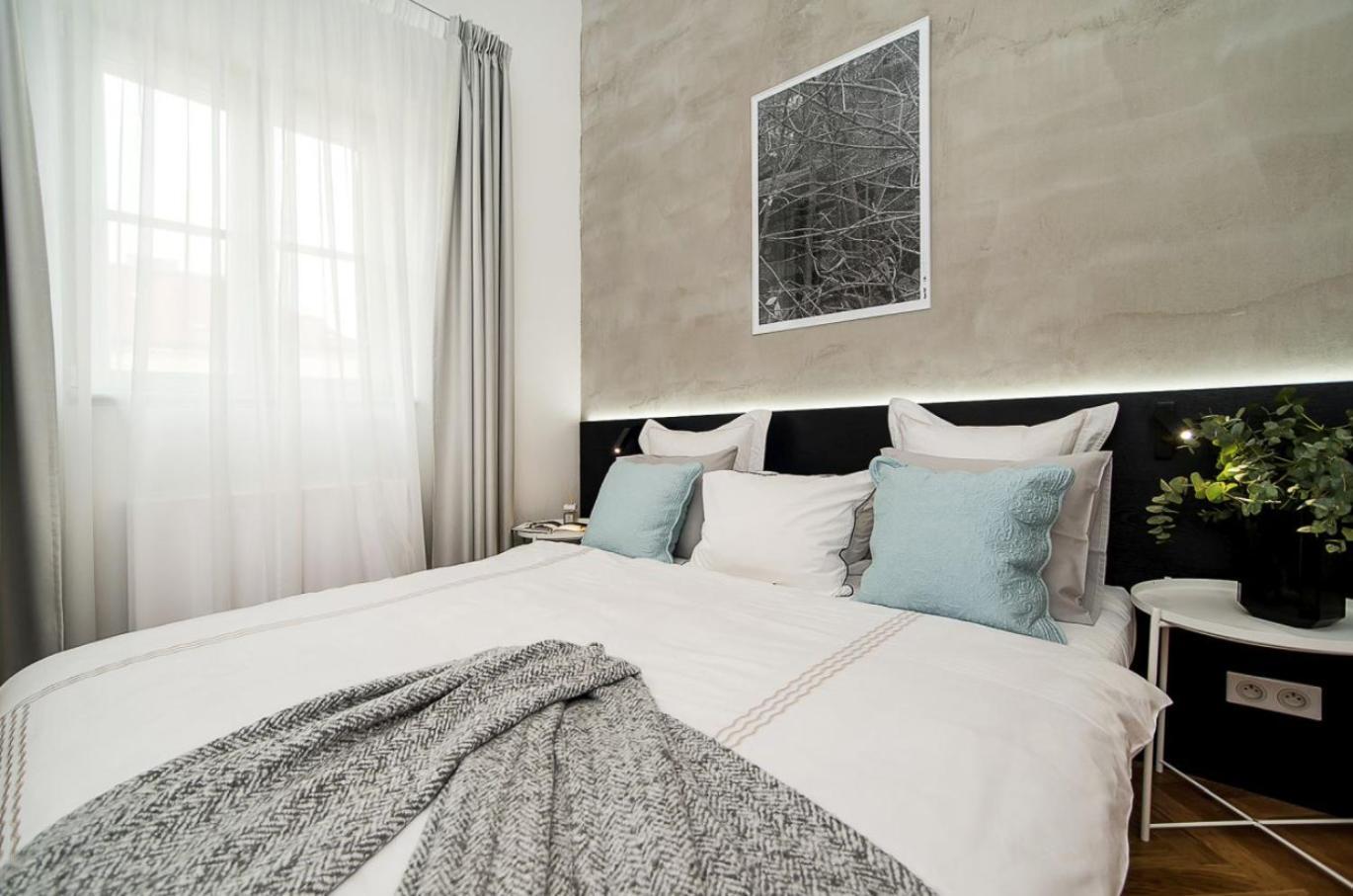 Large And Modern Apartment In The Heart Of براغ المظهر الخارجي الصورة