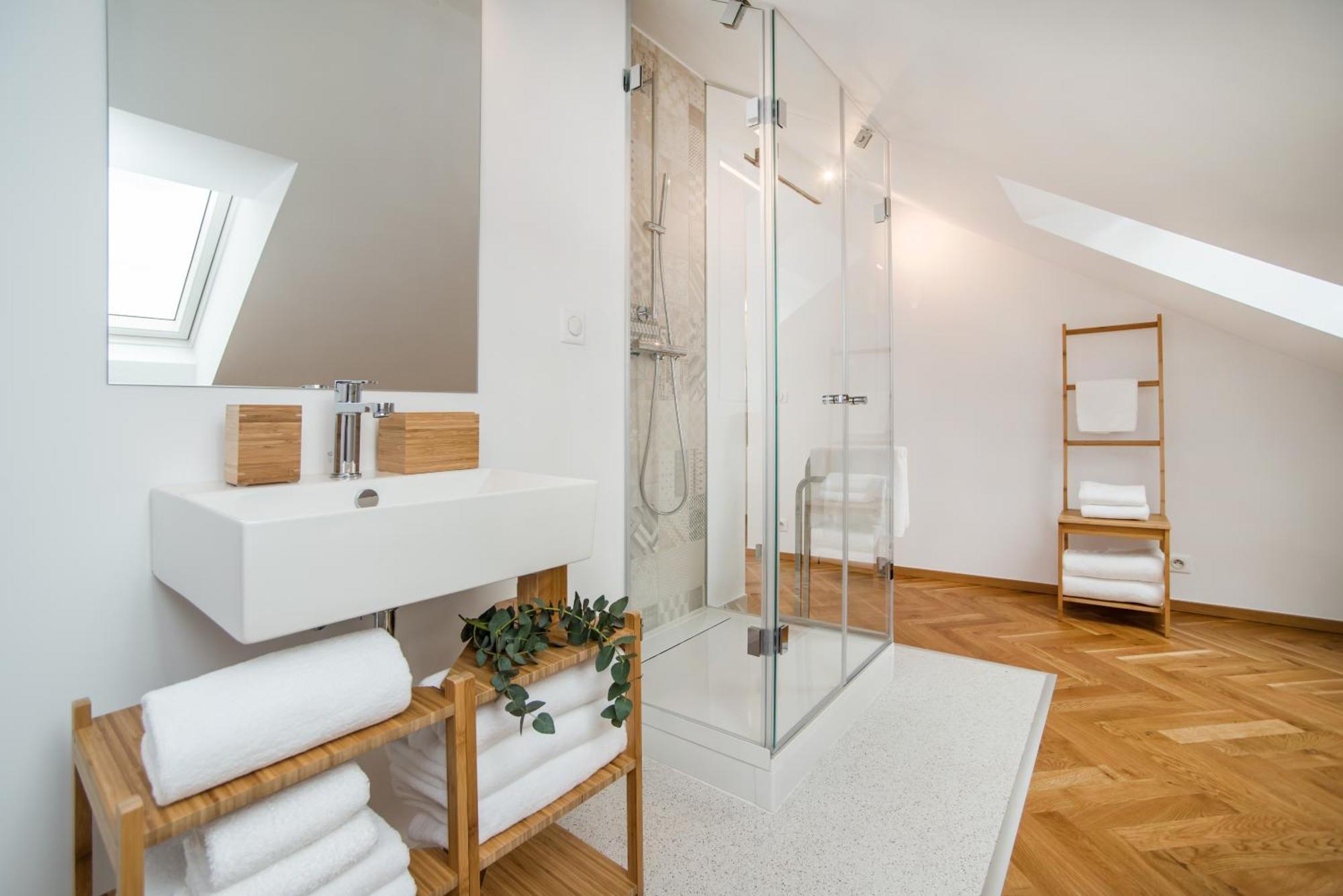 Large And Modern Apartment In The Heart Of براغ المظهر الخارجي الصورة
